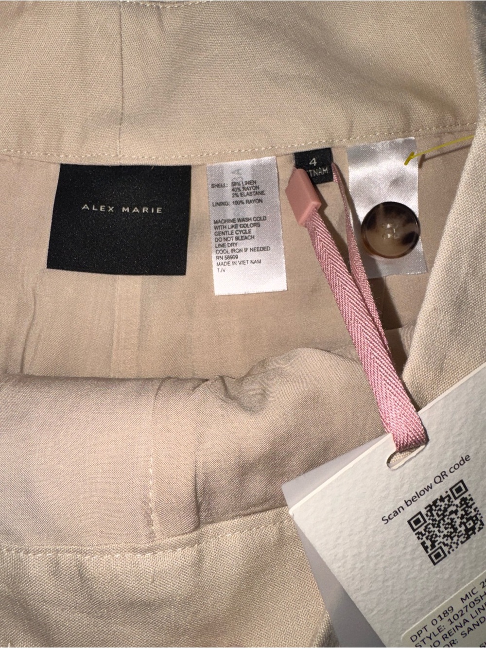 NWT Alex Marie High-Waist Pleated Shorts in Beige Linen Size 4 - Picture 2 of 3